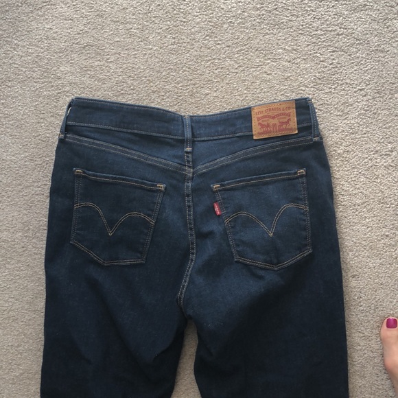 Levi’s Classic Mid Rise Skinny raw hem crops - Picture 3 of 5
